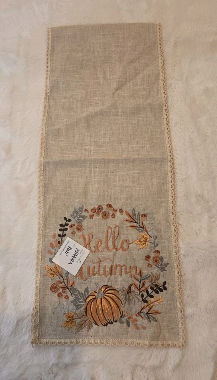 Rare Evermaple Manufacturers Sample "Hello Autumn" Wreath Table Runner (14" x...